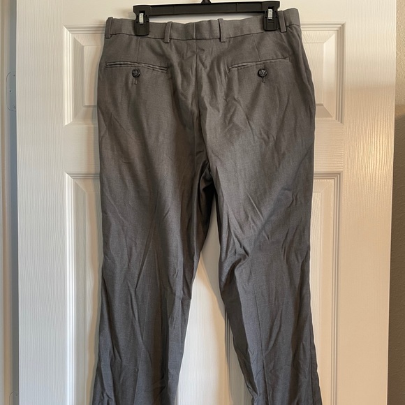 Men’s Perry Ellis gray dress pants. - Picture 2 of 5